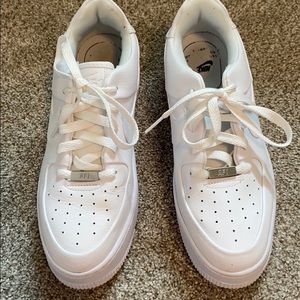 Nike Air Force Ones sage low